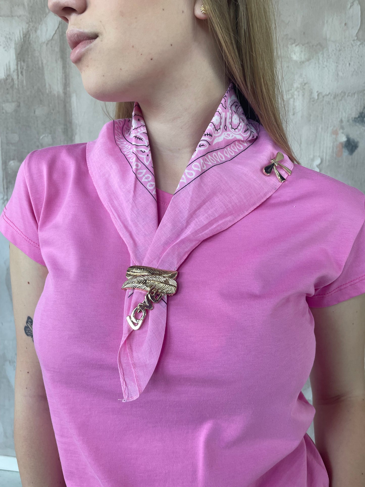 T-shirt con bandana rosa Vicolo