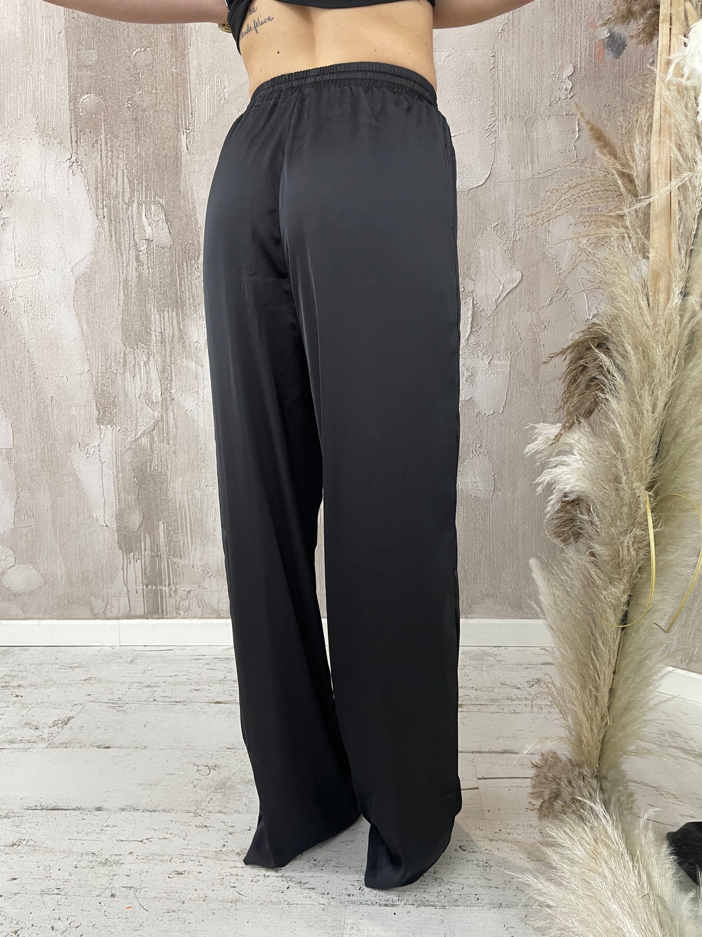 Pantaloni in satin Glamorous