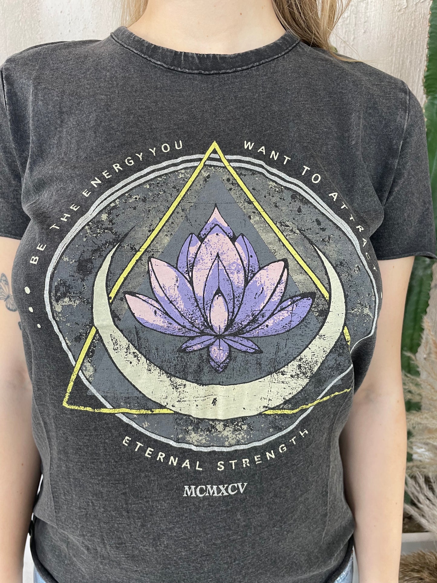 T-shirt Only lotus